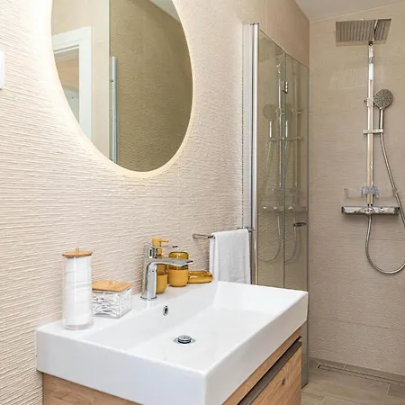 Holiday home 4 Bedroom Amazing In Kastel Gomilica
