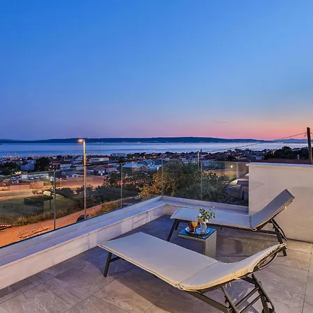 Prázdninový dům 4 Bedroom Amazing In Kastel Gomilica *