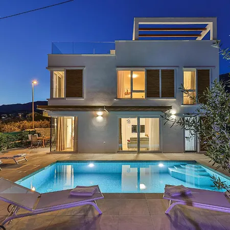 4 Bedroom Amazing In Kastel Gomilica Prázdninový dům Kaštela